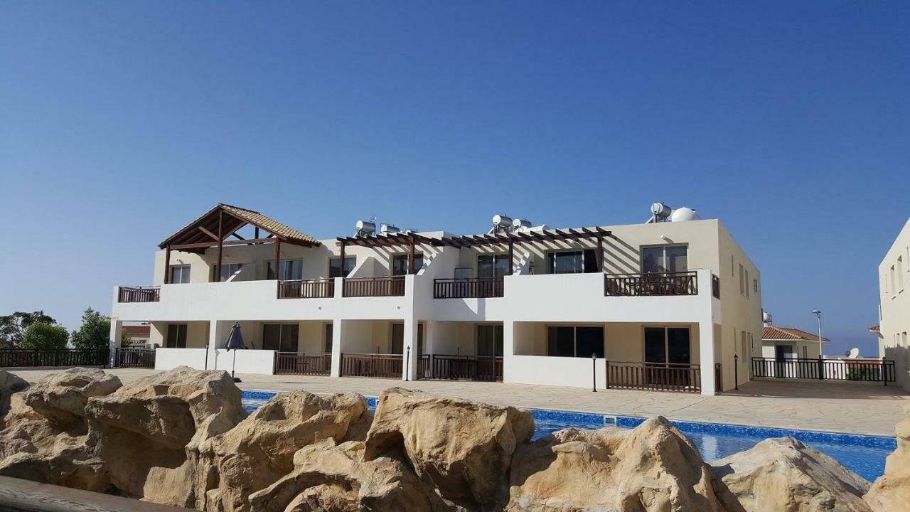 2 Bedroom Poolside Apartment E9 Peja Zewnętrze zdjęcie