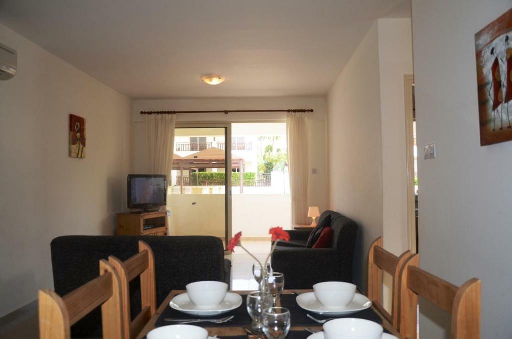 2 Bedroom Poolside Apartment E9 Peja Zewnętrze zdjęcie