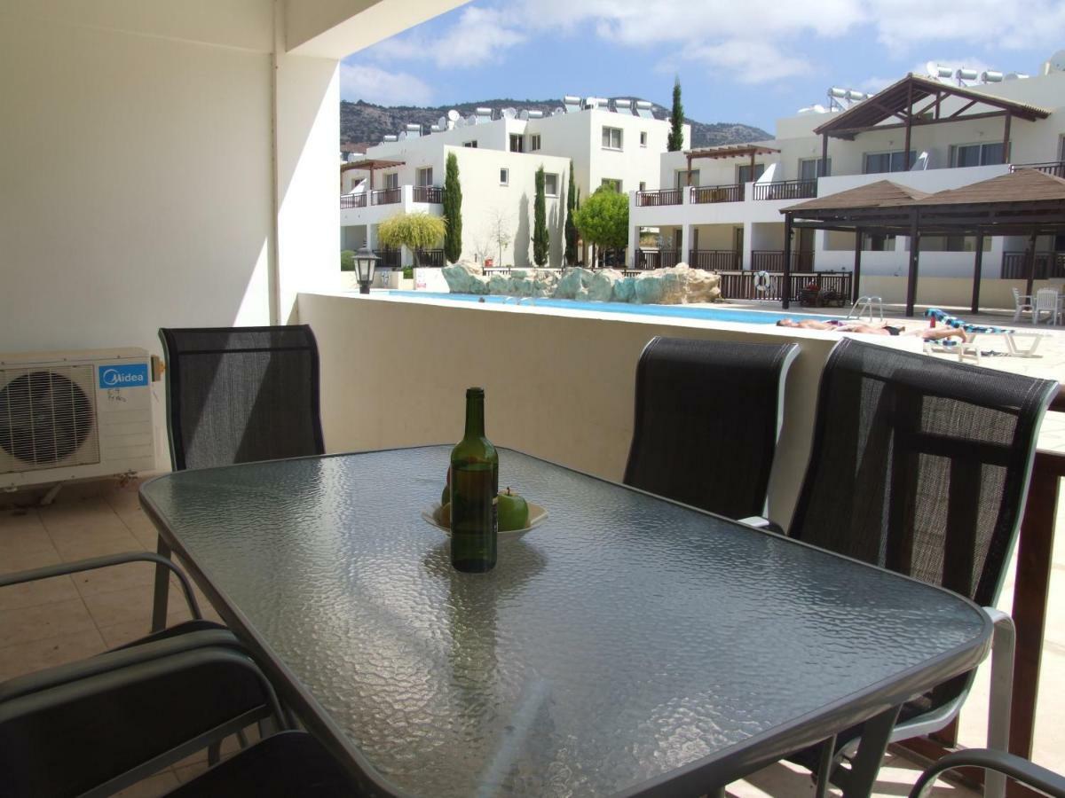 2 Bedroom Poolside Apartment E9 Peja Zewnętrze zdjęcie