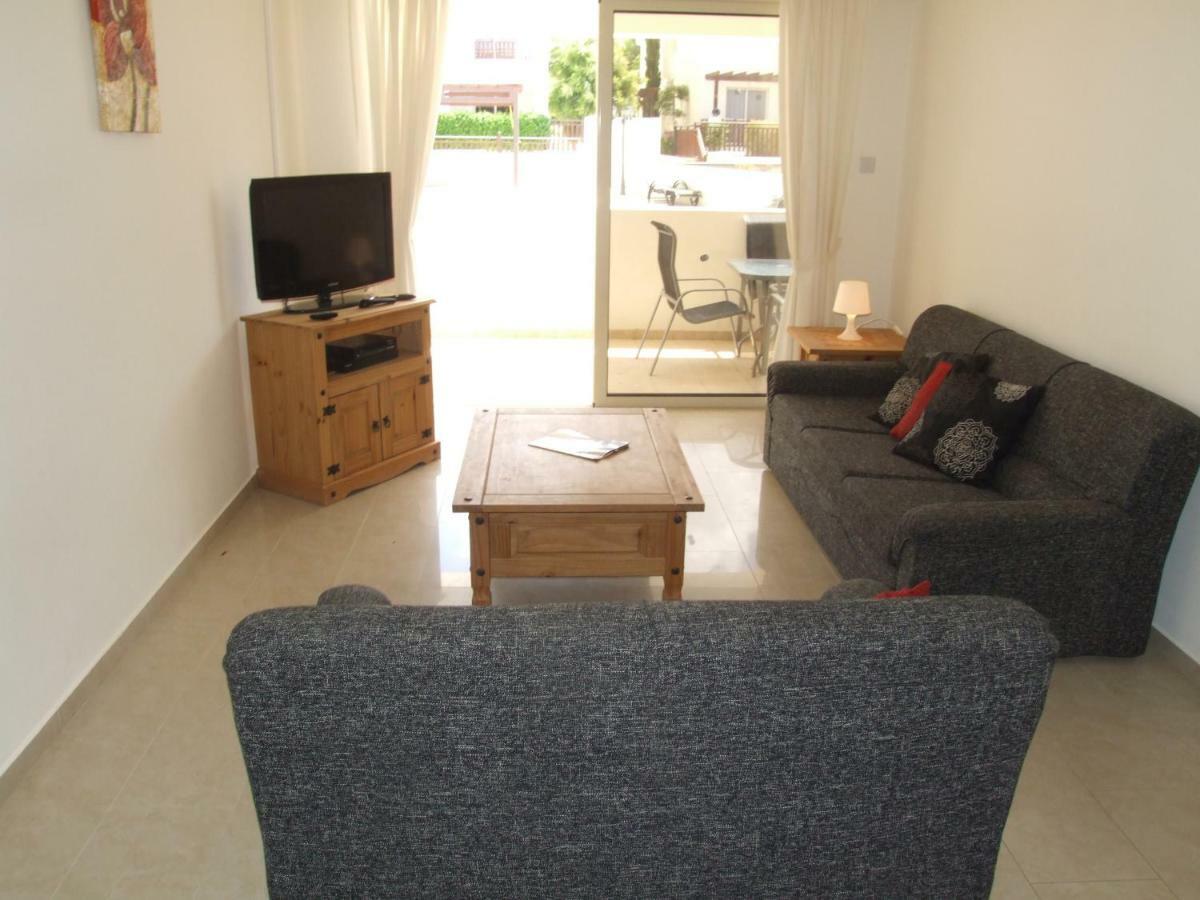 2 Bedroom Poolside Apartment E9 Peja Zewnętrze zdjęcie